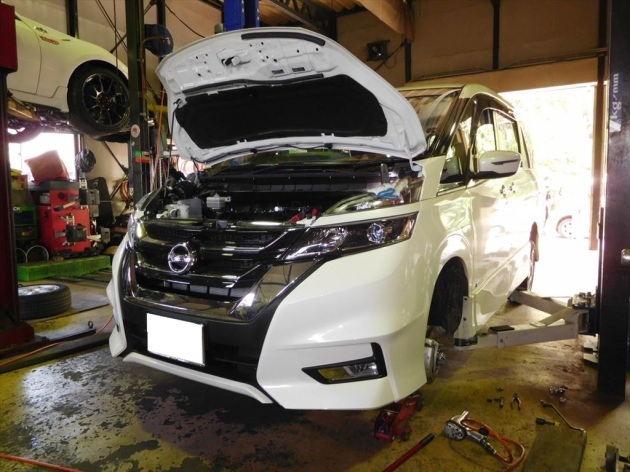 セレナ GFNC27 BLITZ ZZ-R 車高調整KIT 取付しました。｜車の