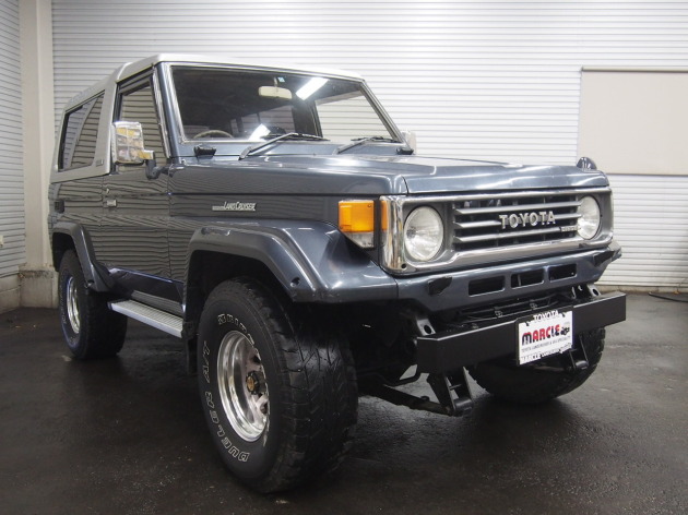 ランクル70ミドル ZXワイド FRPトップ リフトアップ が入庫になりまし