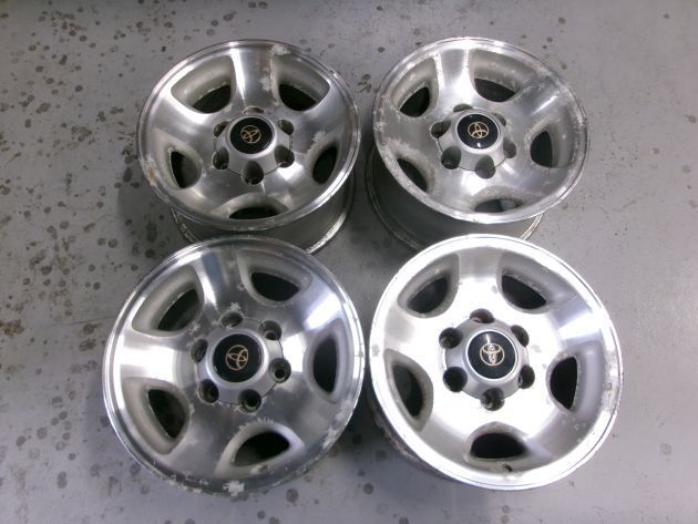 ランクル80純正ホイールをリフレッシュ兼ねてブラッシュドリメイク