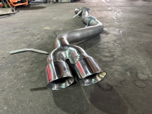 BMW 135i E82 オールステンマフラー 取り付け！｜チューニングショップ