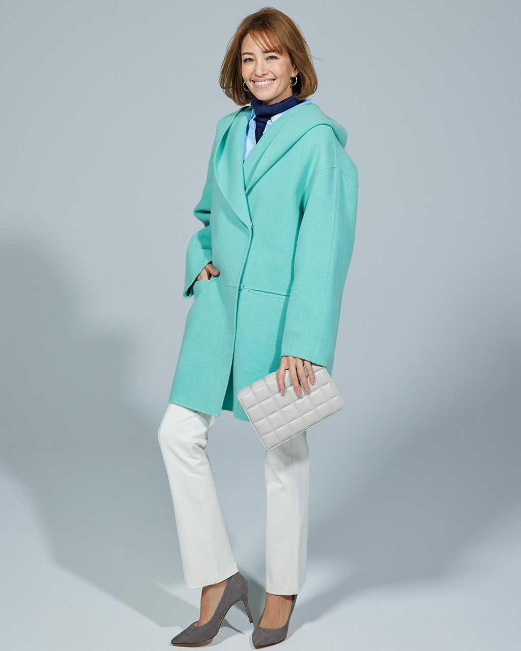 カシミヤ混ウールリバーコート／フーディ/DoCLASSE