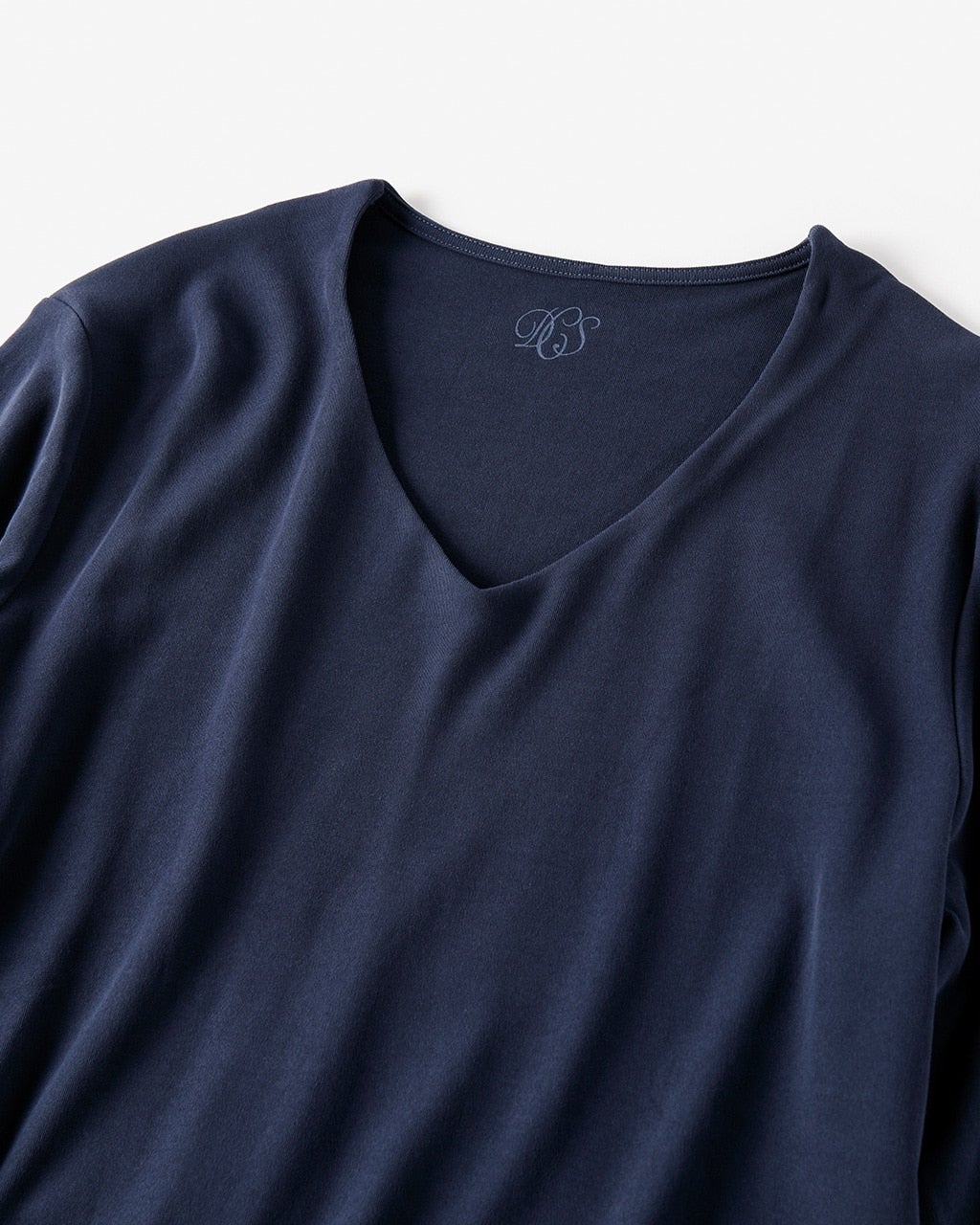 ハイカウントコットン・Vネック/DoCLASSE