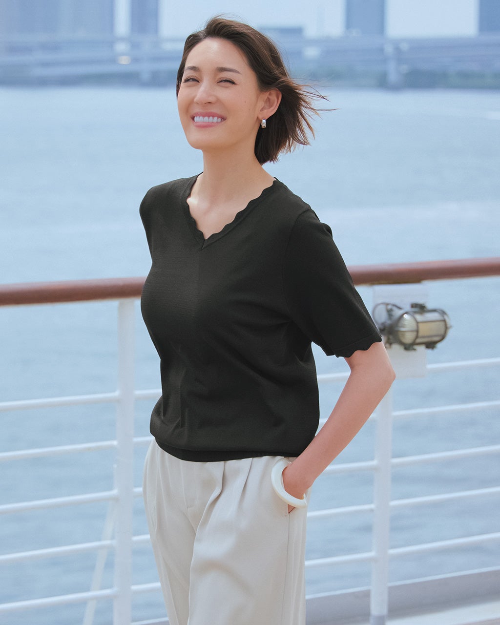 UVニット・スカラップVネック/DoCLASSE