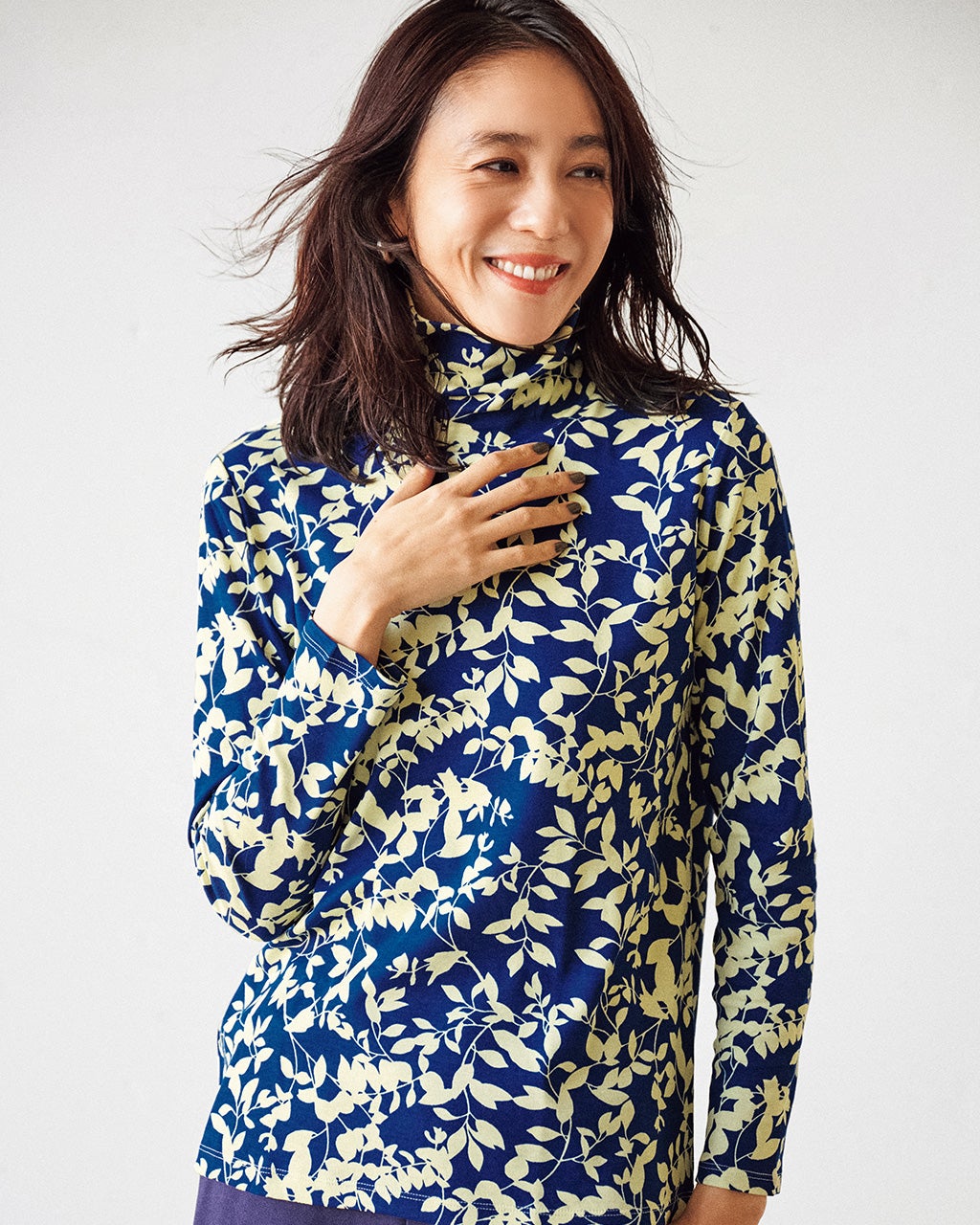 超長綿タートルネック／モダン柄/DoCLASSE