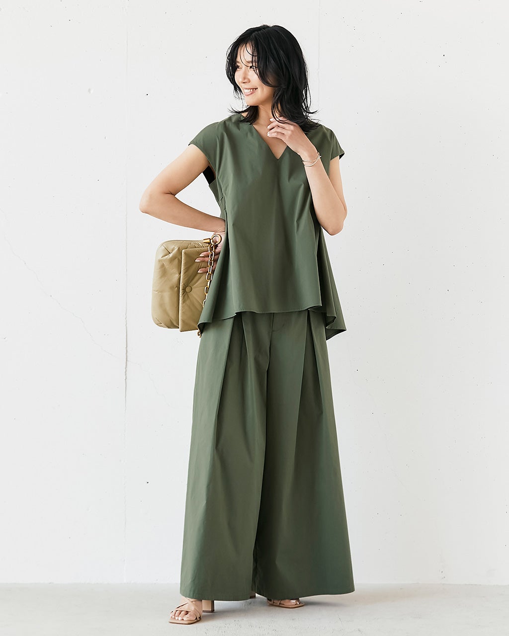 タイプライター・タックフレアパンツ/DoCLASSE