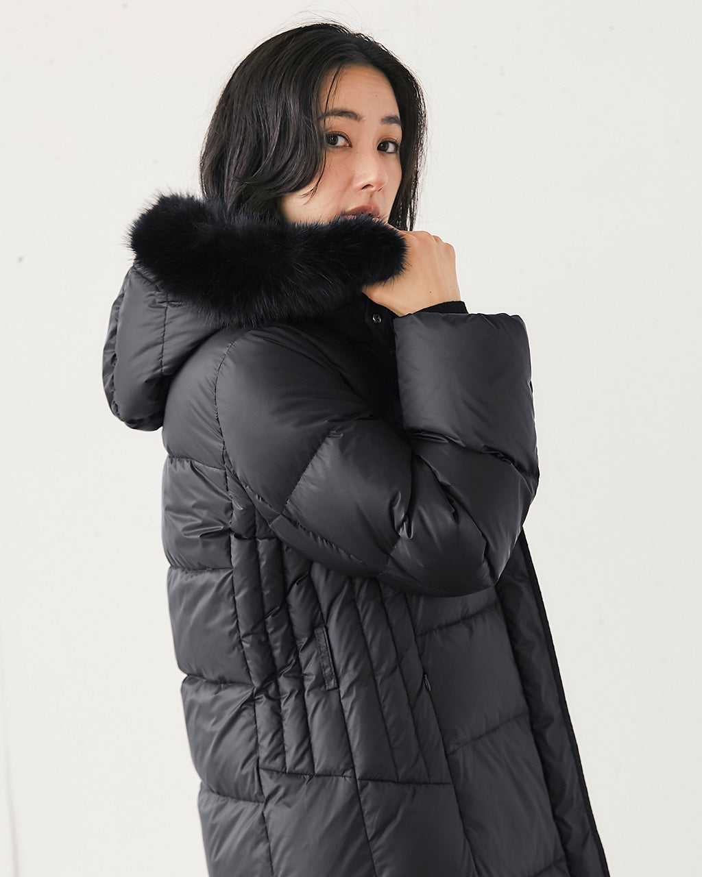 マットタフタ・2WAYファーロングダウンコート/DoCLASSE