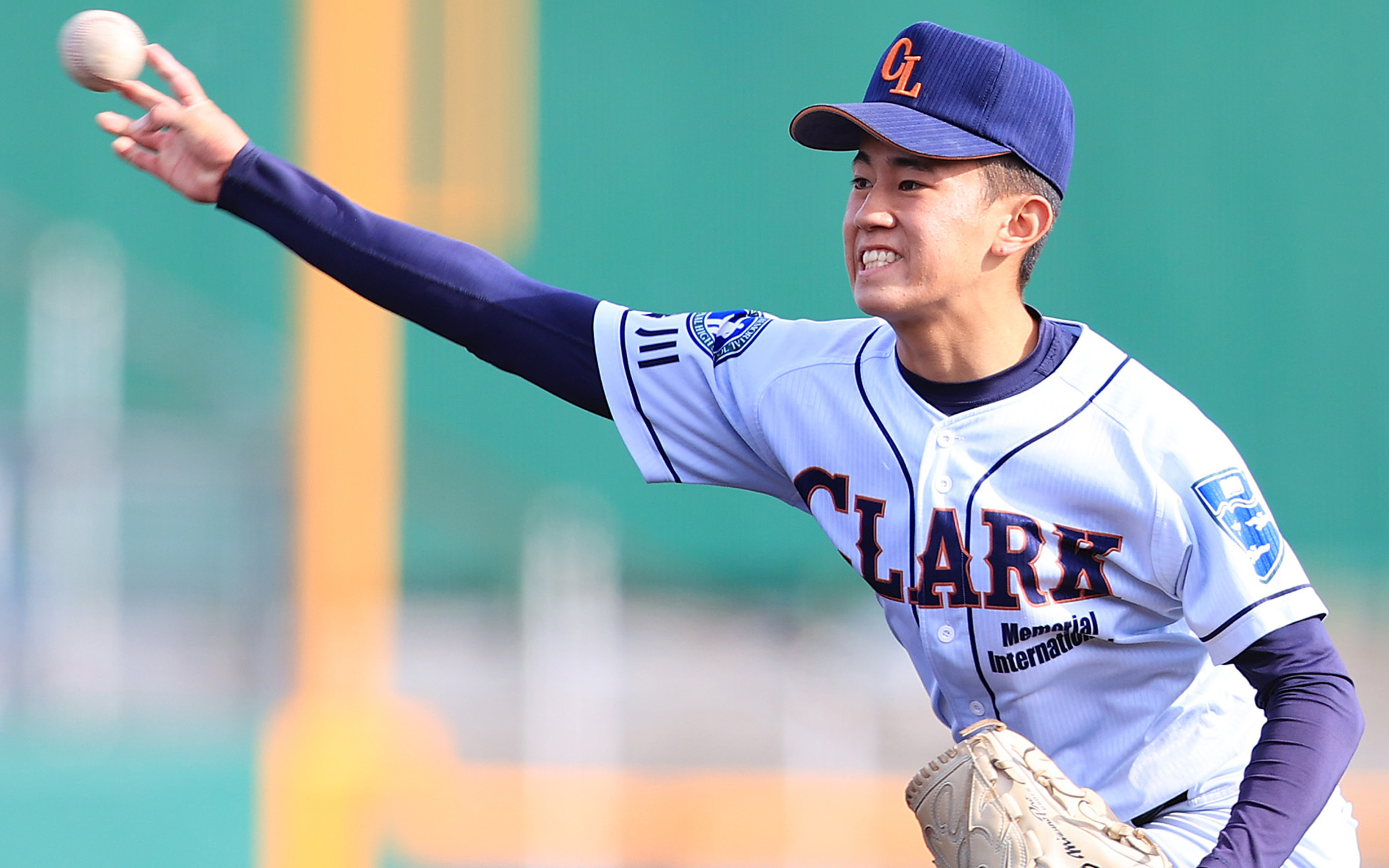 クラークが初の秋連覇へ王手 エース新岡が7回76球完封コールド 秋季