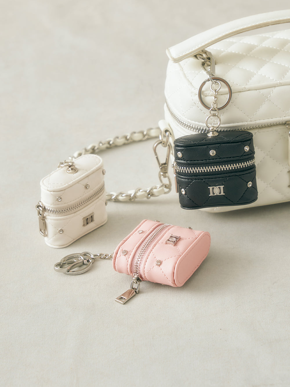 キルティングビジューAirPodsケース – Darich (ダーリッチ)