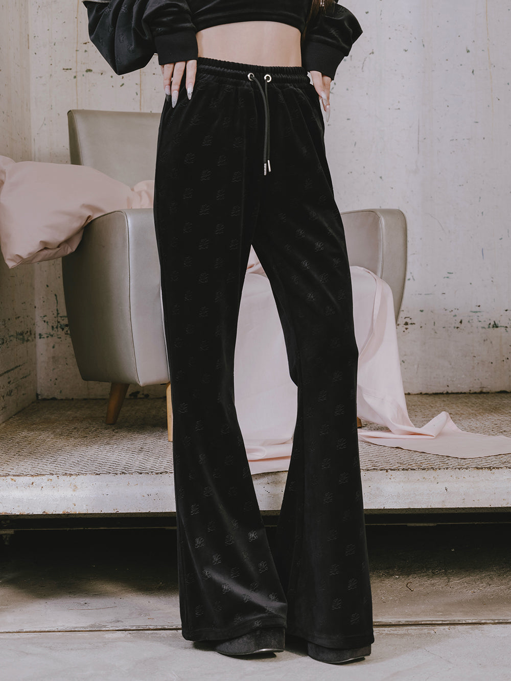 シグネチャーDRベロアフレアパンツ – Darich (ダーリッチ)