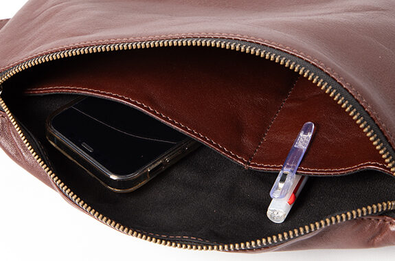 W-86 レザーボディバッグ | DEGNER