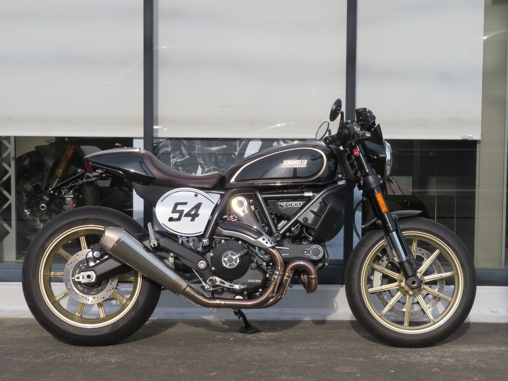 ディライト特選中古車】スクランブラーカフェレーサー - de