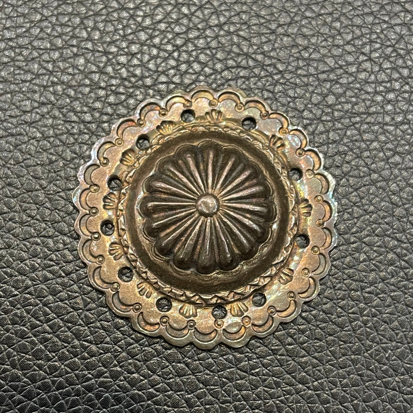 ゴローズ goro's ※特別SALE※SVフラワーコンチョ(大)※雰囲気あり – DELTAone