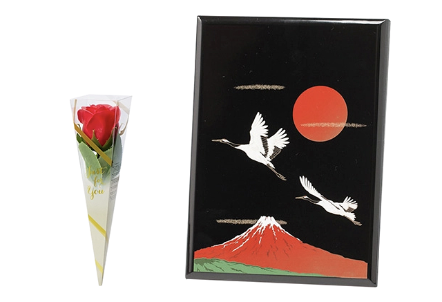 鶴と富士 ソープフラワー 一輪付き｜祝電｜うるし台紙 | 電報の申込は