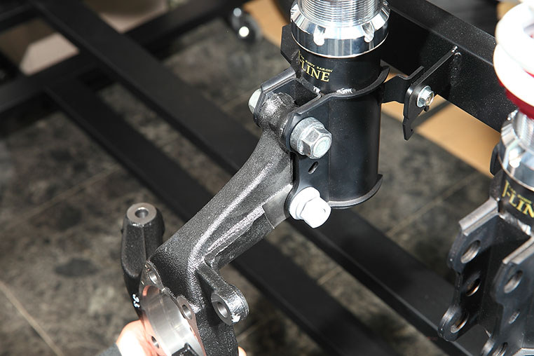 車高調のブラケット加工でキャンバー角を付けるってどういうこと？