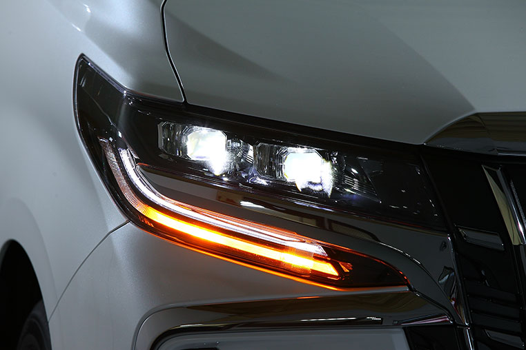 30系後期アルファードのヘッドライトを加工屋目線でレビュー