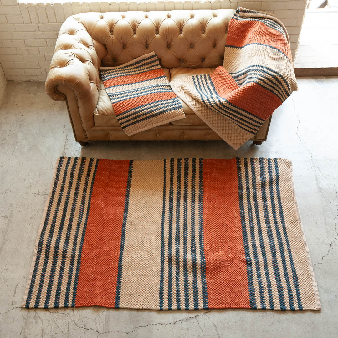 DULTON ONLINE SHOP | COTTON CHINDI RUG TERRACOTTA/NAVY 1300×1900