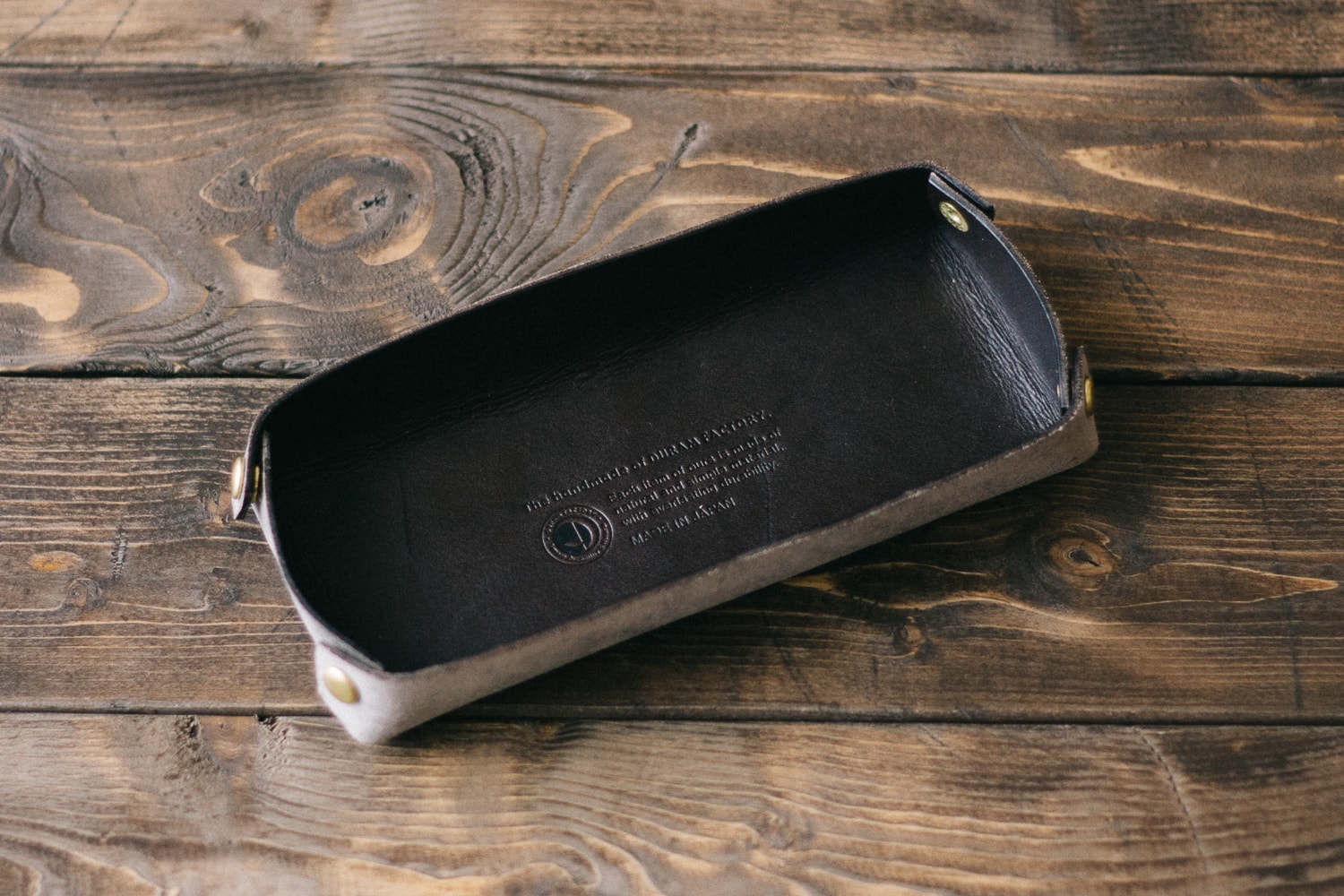 ナチュラルな革のキャッシュトレイ | 革小物のDuram Online Shop