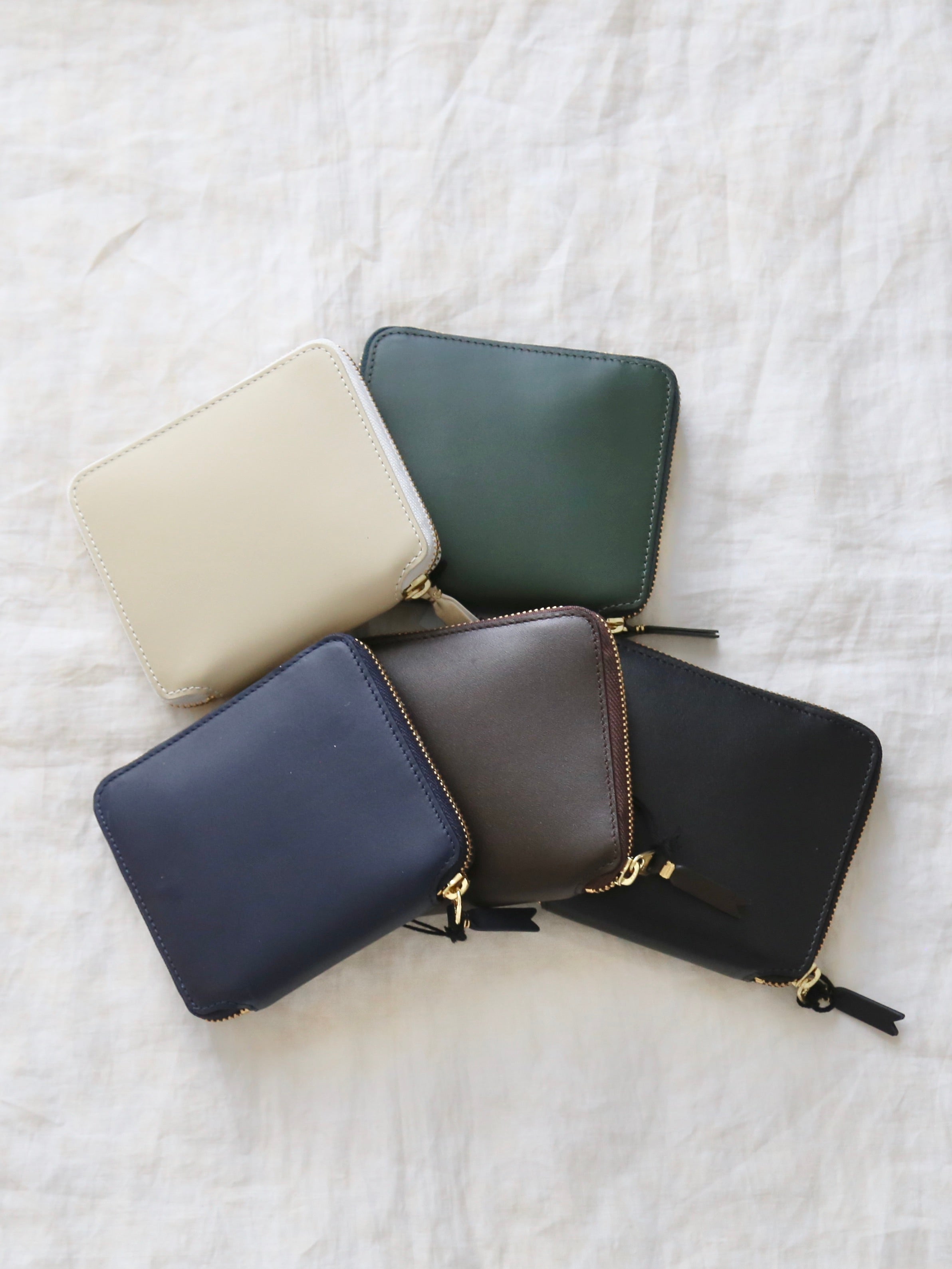 Wallet COMME des GARCONS クラシックレザーライン（二つ折り） [8Z