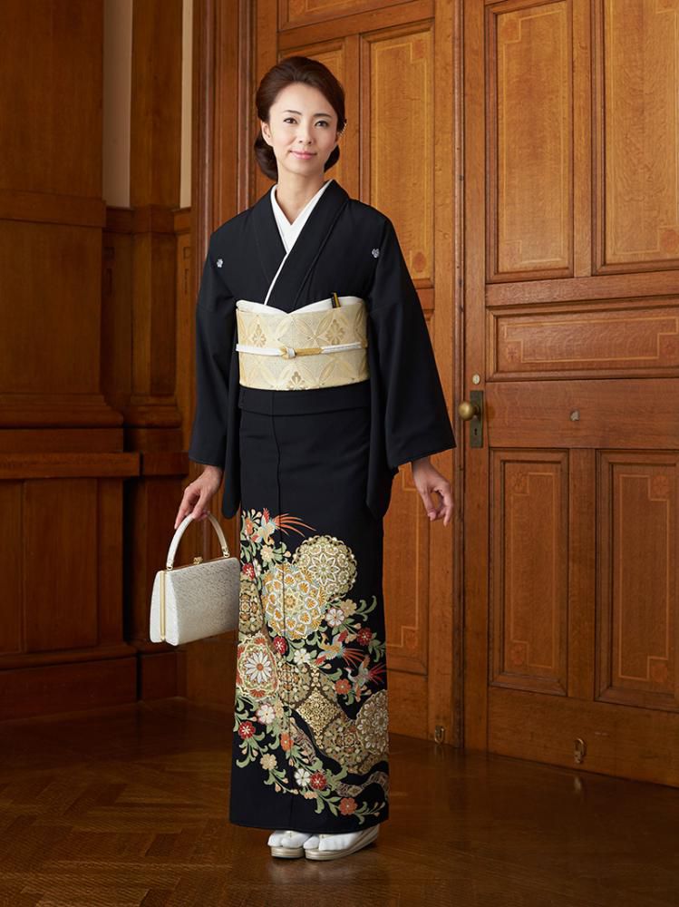 黒留袖|対応身長:153~163cm|ｻｲｽﾞ:7~13号|JAPAN STYLE|#4A1219｜全国