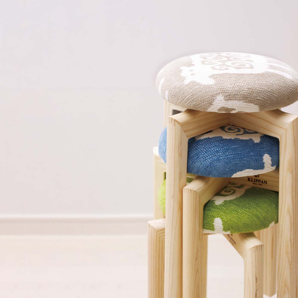 KLIPPAN/クリッパン スツール ヒツジ Mサイズ ブルー | サステナブル