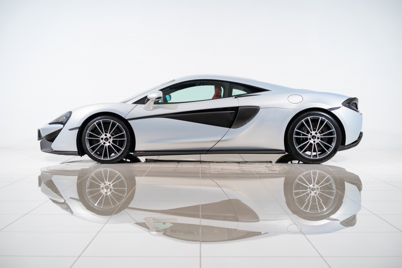 マクラーレン 570S 左ハンドル 純正オプション 385万1000円！ エリート