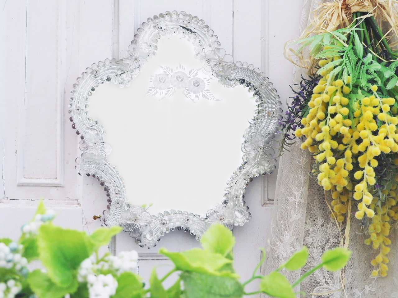 お花がいっぱい ムラーノガラスミラー - 薔薇と天使のアンティーク