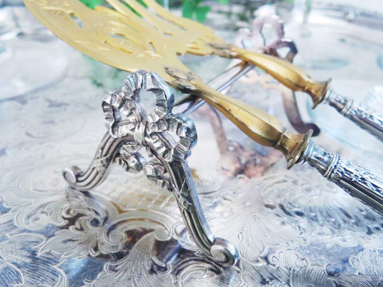 リボンデザイン ナイフレスト(在庫18点/残り7） - 薔薇と天使の