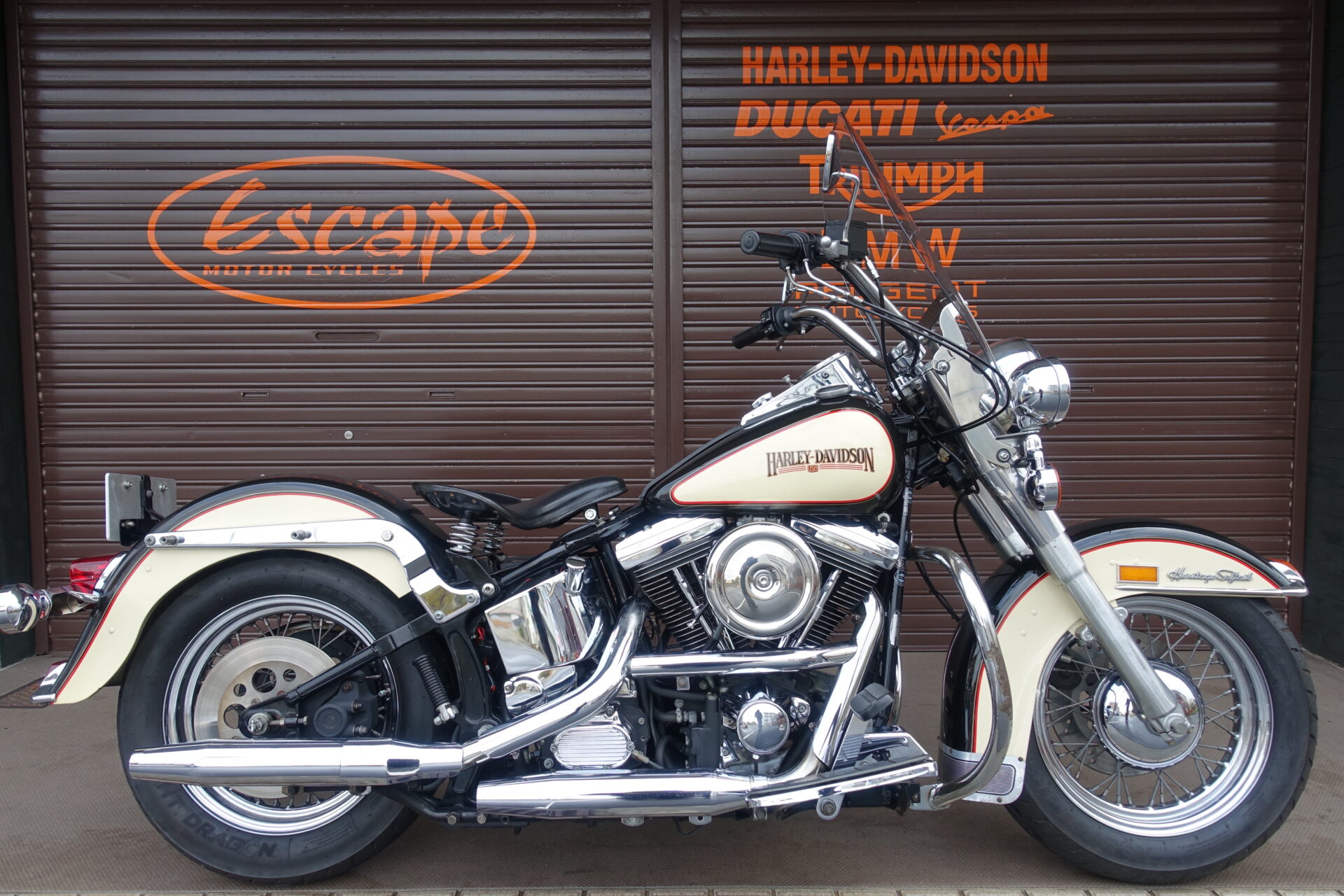 FLSTC ヘリテイジソフテイルクラシック 本革サドルシート S&SEキャブ