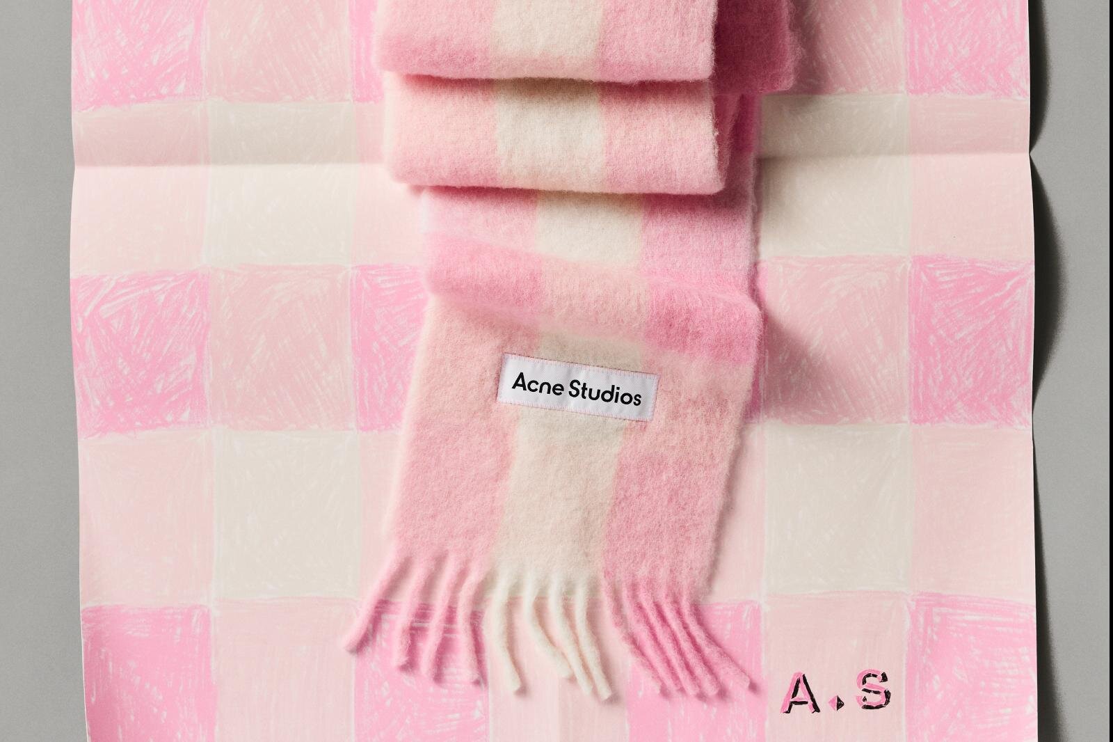 アクネ ストゥディオズ、“チェック柄”モヘアマフラー＆ふわふわ