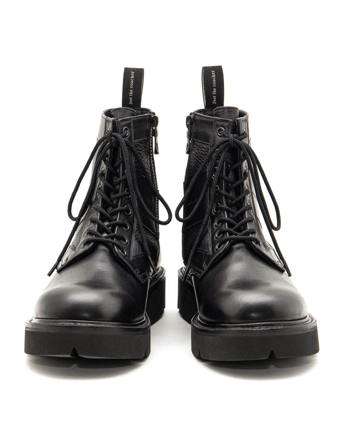 フット・ザ・コーチャーの新作サイドジップブーツ、フルブローグ仕様や