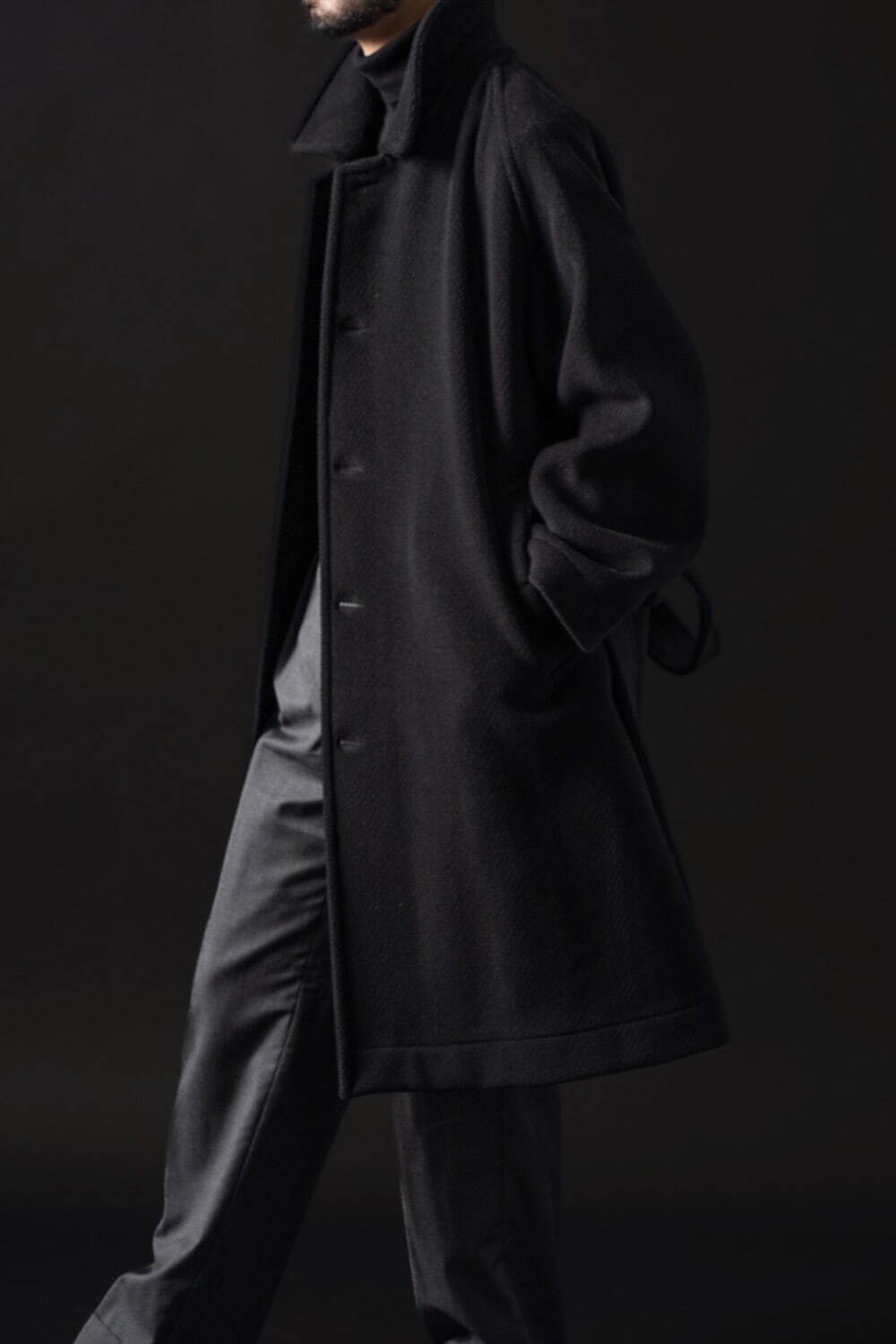 インバーティアのレショップ限定コート、ヘリンボーンのバルカラー