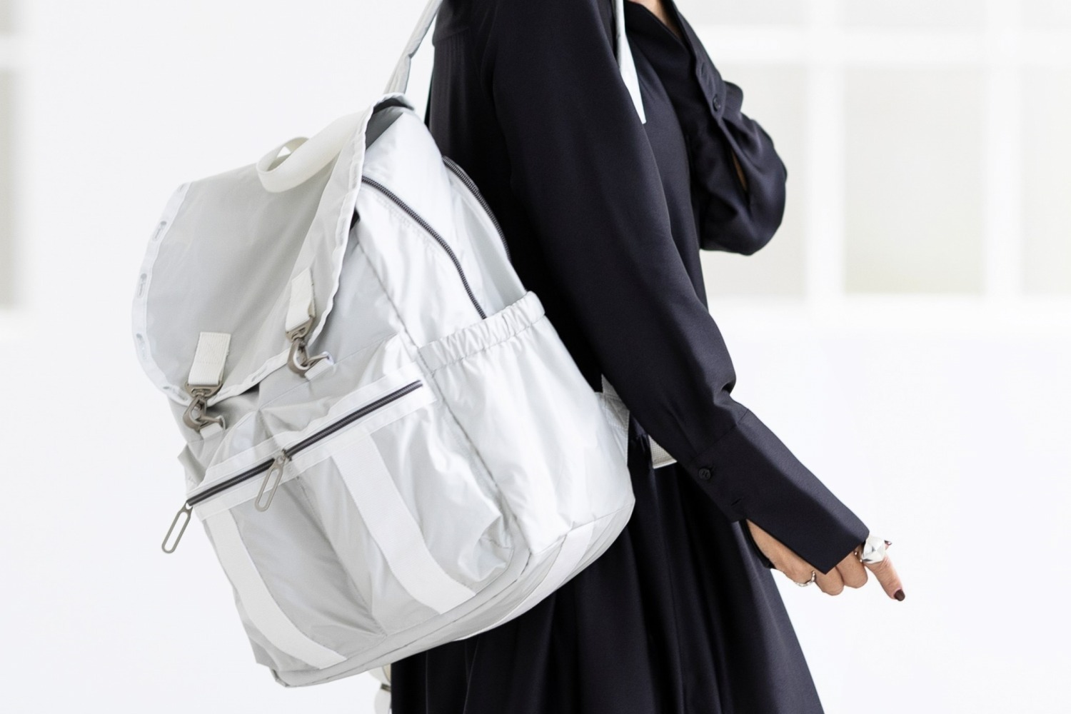 レスポートサック“超軽量”「エッセンシャル」シルバーピンク＆ホワイト