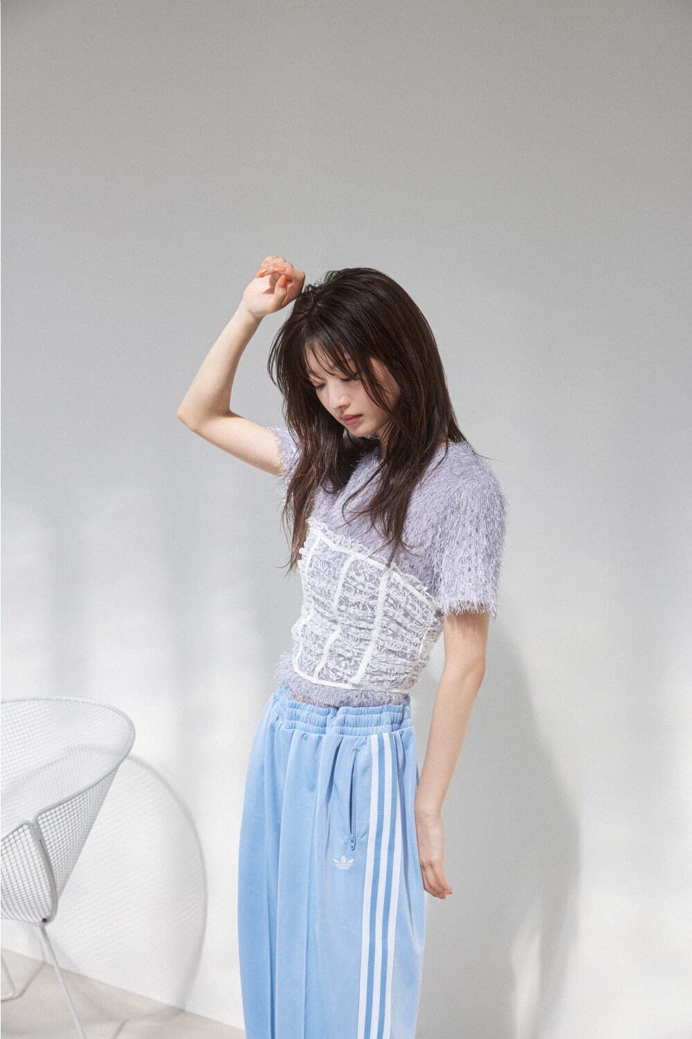 スナイデル限定、アディダス“爽やかブルー”のトラックジャケット