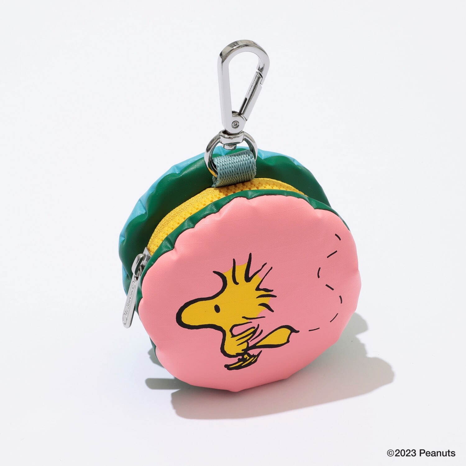 レスポートサック「ピーナッツ」新作バッグ、スヌーピーの顔型リュック