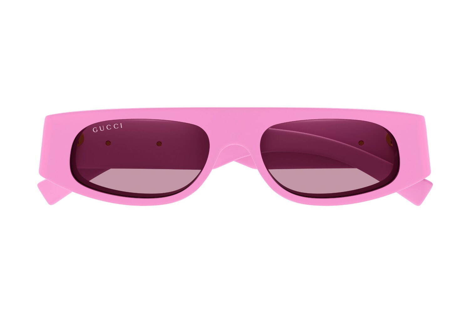 グッチ新作アイウェア、ゴールドトーンの大ぶり“GUCCI”ロゴが輝く