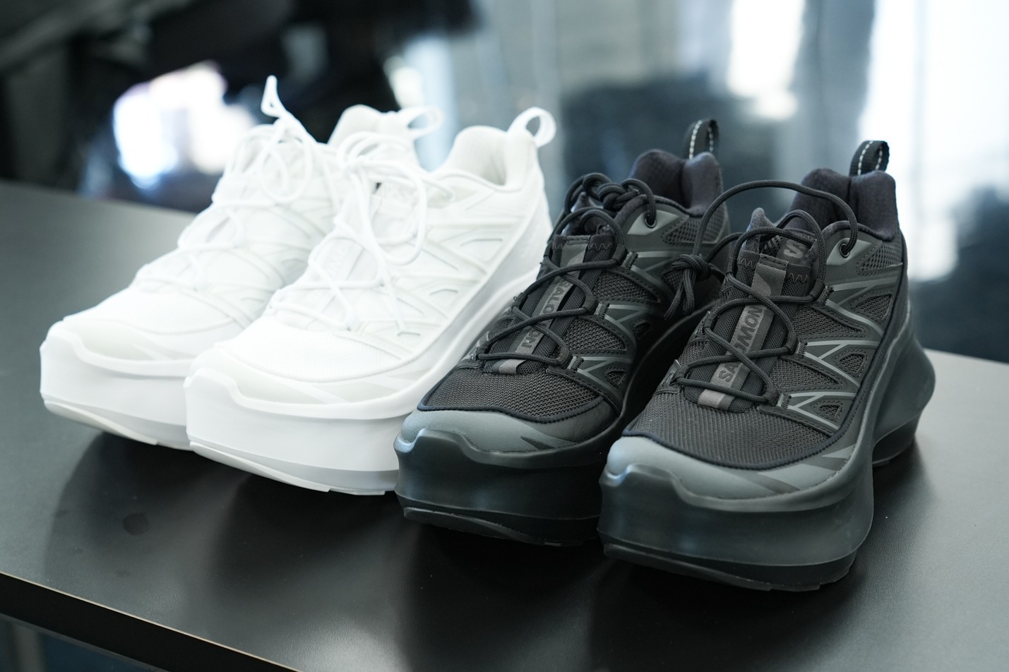 コム デ ギャルソン×サロモン24年秋冬シューズ「XT-6 エクスパンス