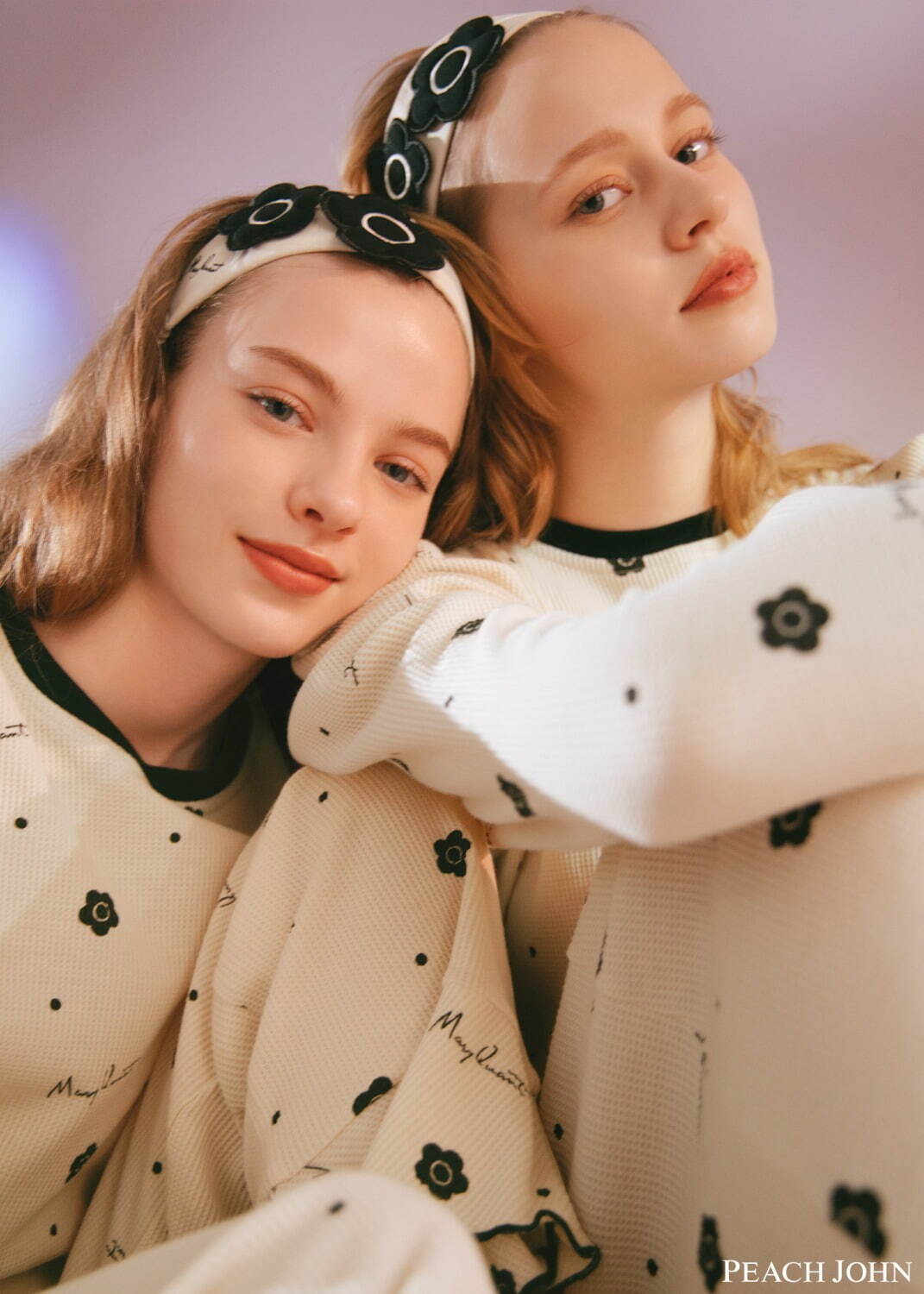 ピーチ・ジョン×マリークヮント、“レトロガーリー”なデイジー柄ブラ