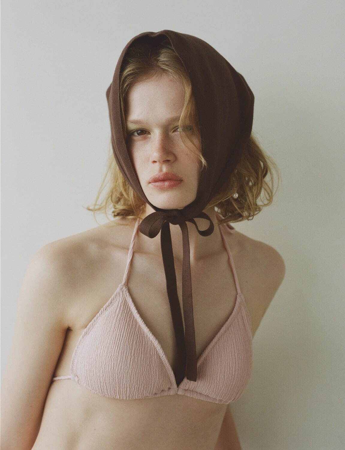 スナイデル25年夏スイムウェア、胸元リボンのラッシュガード付き水着や