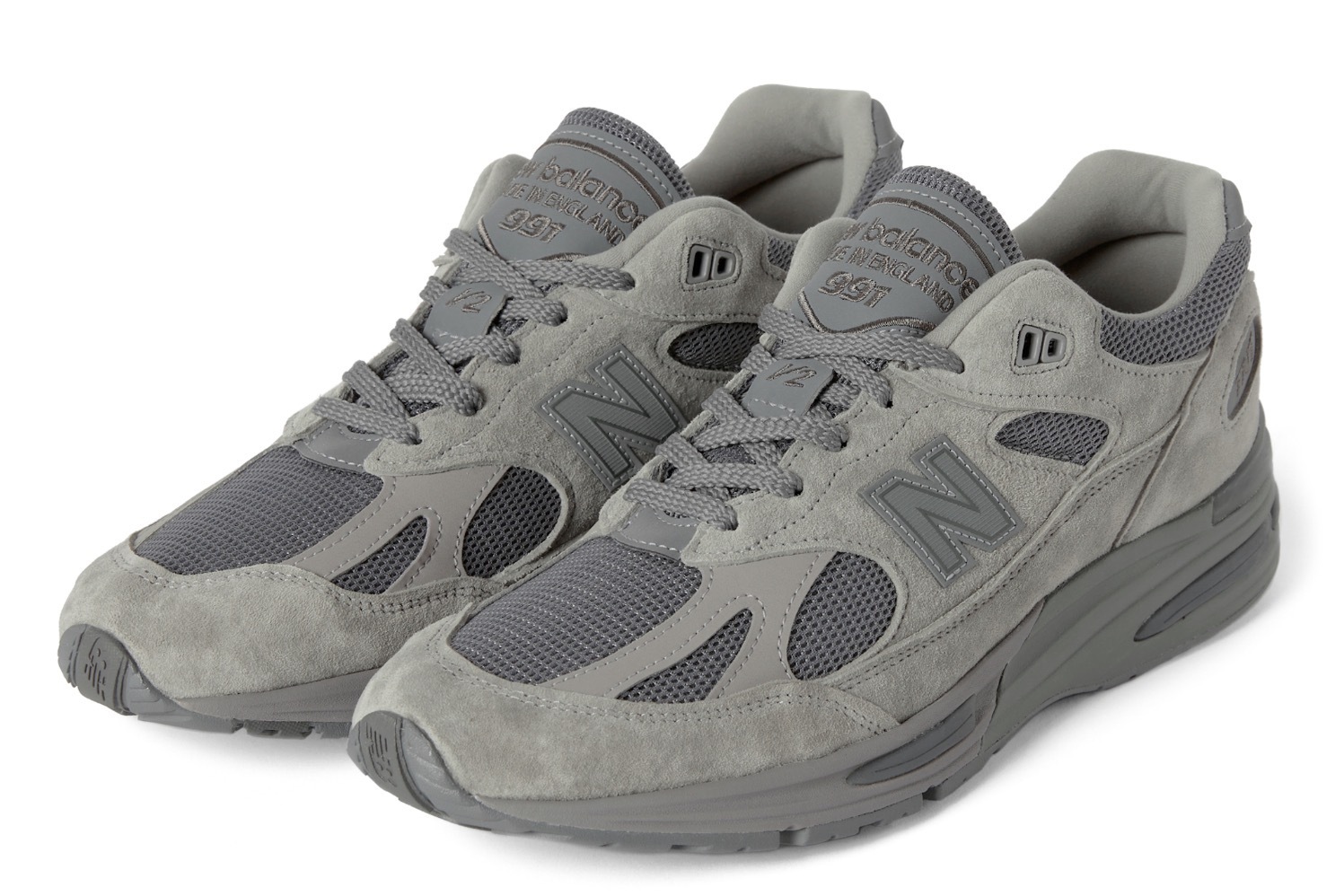 ニューバランス×ディスイズネバーザットのスニーカー「991v2」“セージ