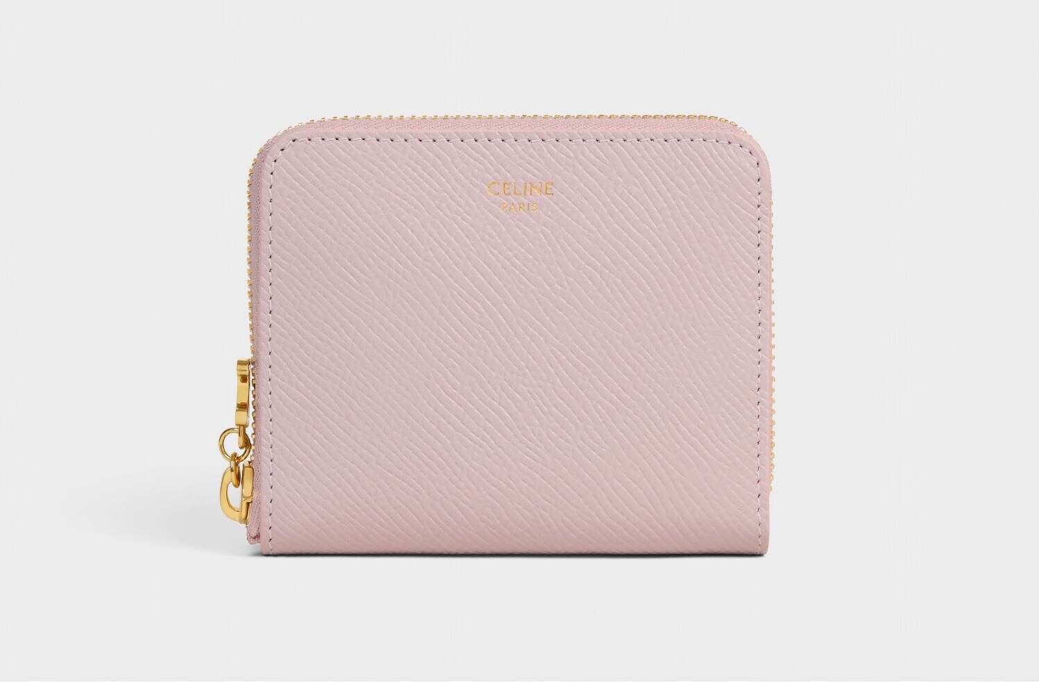 セリーヌから“パステルピンク”のウィメンズミニ財布、トリオンフパッチ