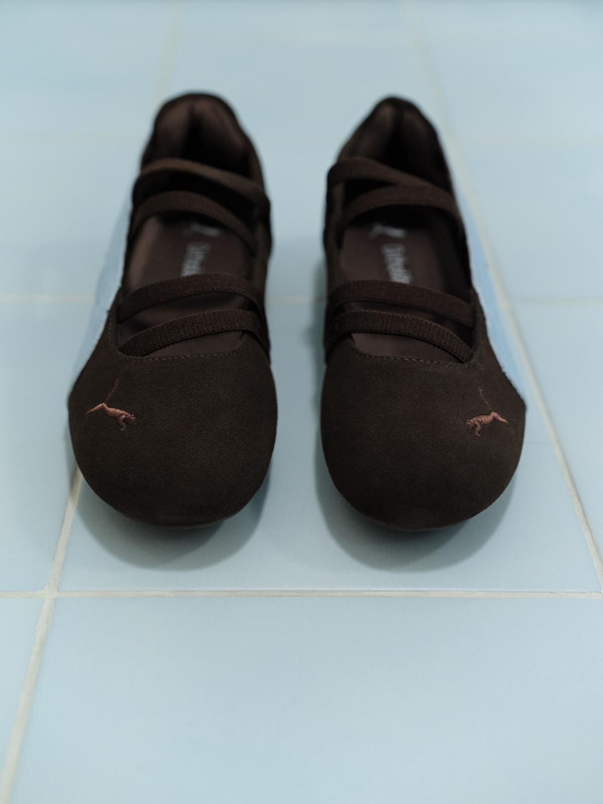 プーマ“バレエシューズ風”のゴムバンド付き「スピードキャット」に