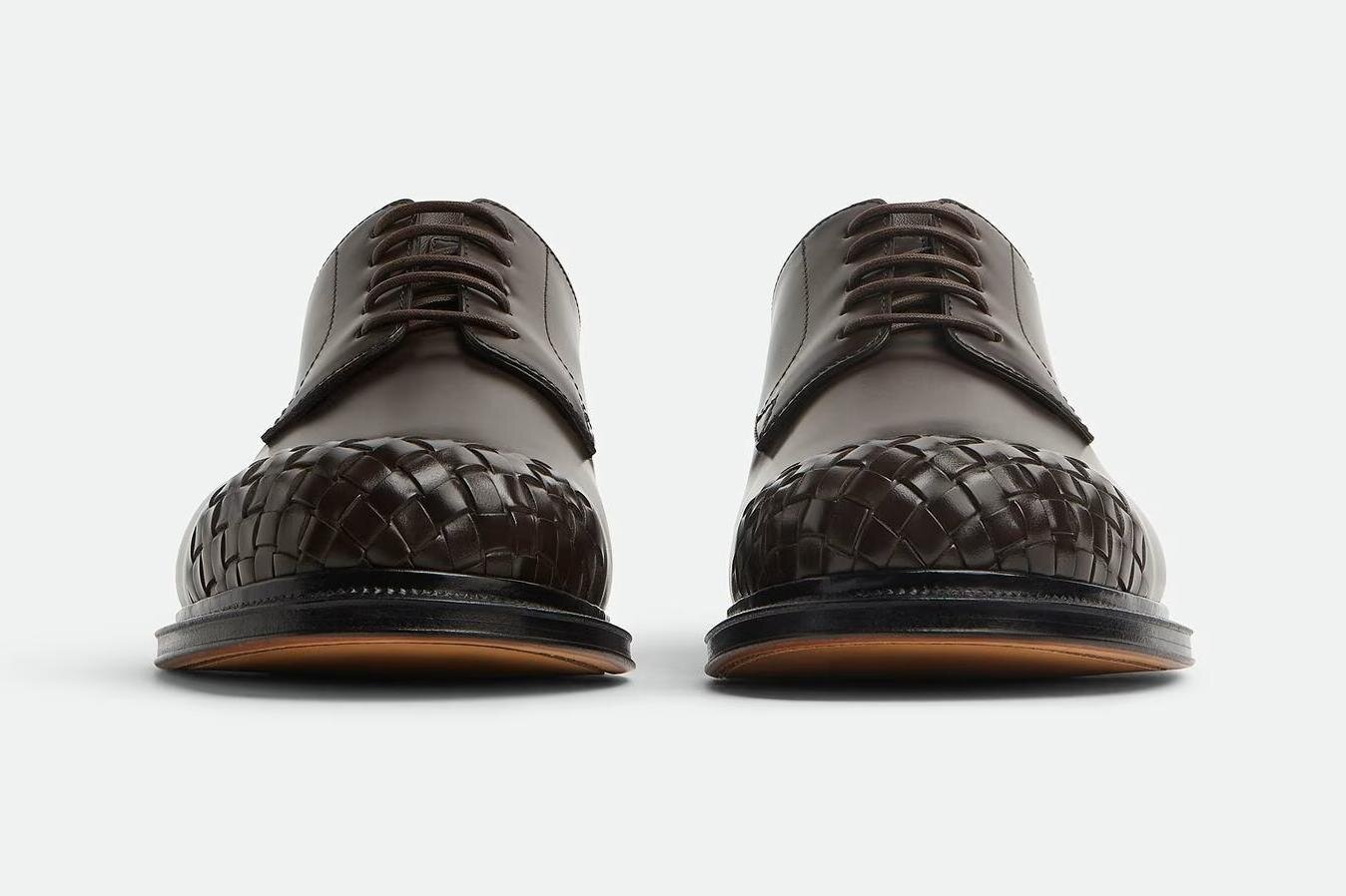 ボッテガ・ヴェネタ「イントレチャート」トゥのメンズレザーシューズ