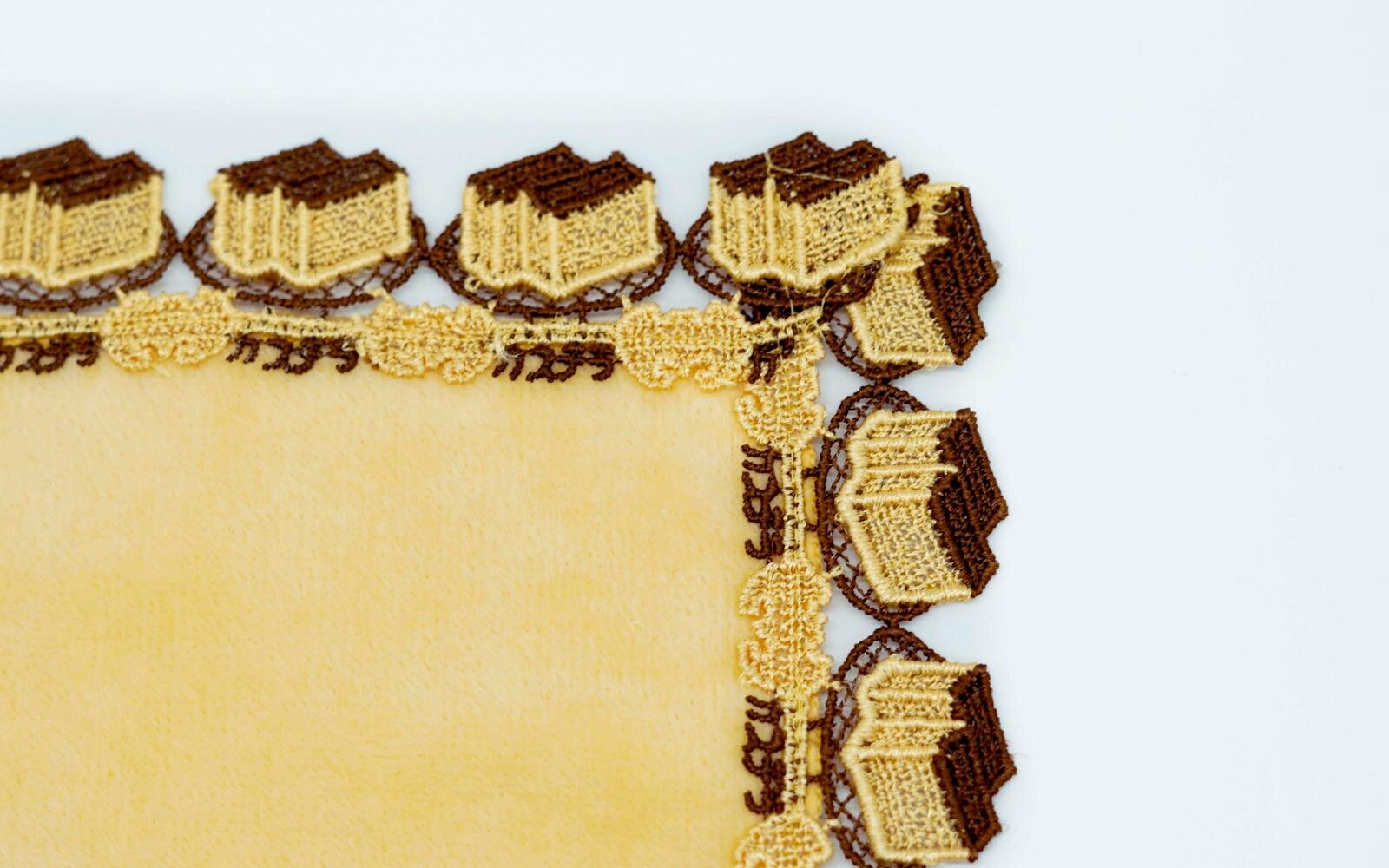 福砂屋「近沢レース店」コラボハンカチ再販 - 繊細なカステラ柄レース