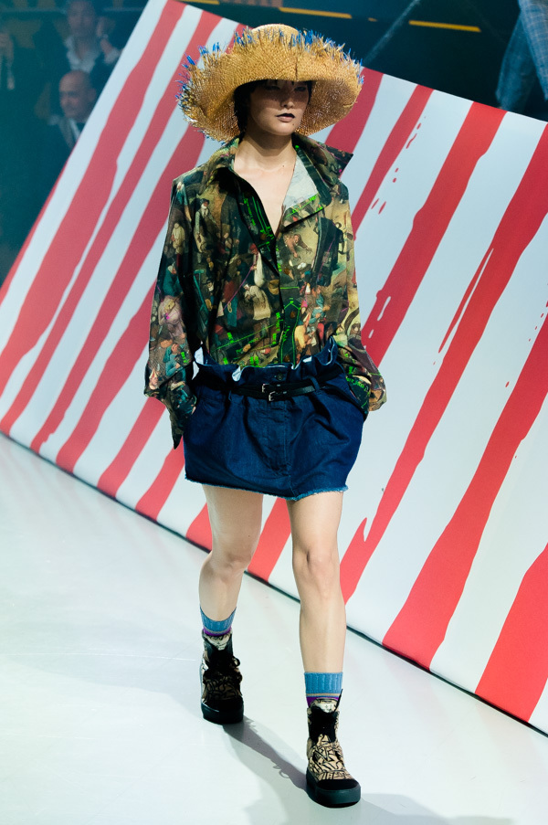 ヴィヴィアン・ウエストウッド アングロマニア“祭り”会場で魅せる