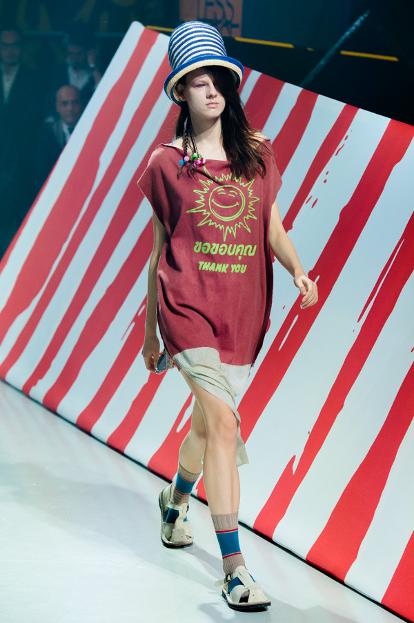 ヴィヴィアン・ウエストウッド アングロマニア“祭り”会場で魅せる