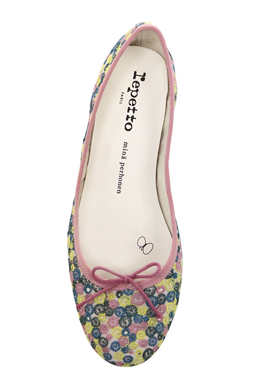 ミナ ペルホネン×レペット、コラボで限定バレリーナシューズ「サンド