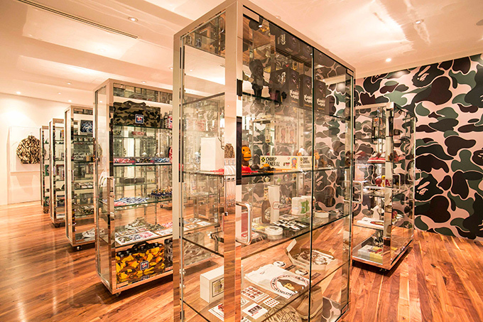 エイプ、20周年記念にアトリエ＆アーカイブ公開「ベイプランド