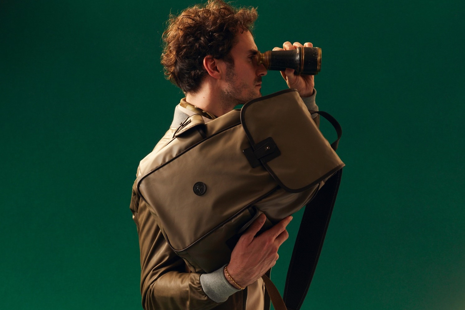 ハンティング・ワールドの新作バッグ「バチューデイトリップ」超軽量