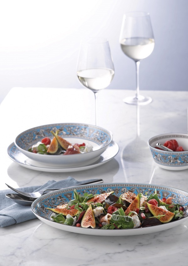 ウェッジウッド「フロレンティーン ターコイズ」新作、日本の食卓に