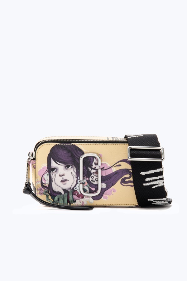 マーク ジェイコブス×ローレン・サイ、描き下ろしイラスト入りバッグ